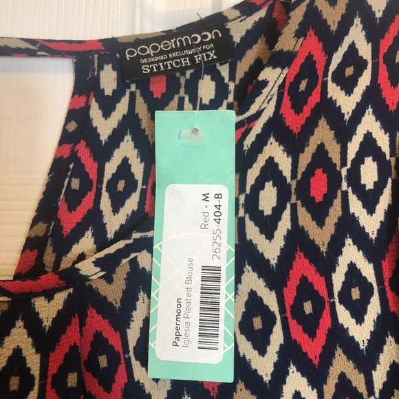 Geometric Patterned Women's Top - Picture 2 of 8